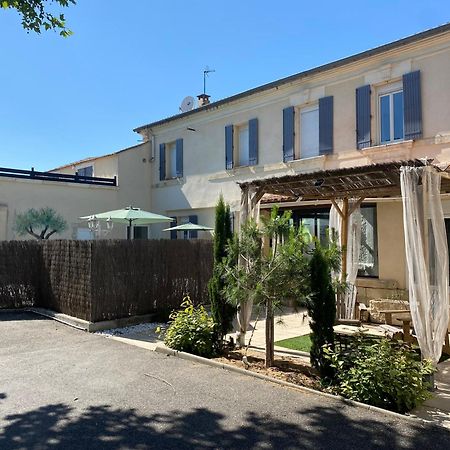 Готель L'Escale Des Alpilles Rognonas Екстер'єр фото